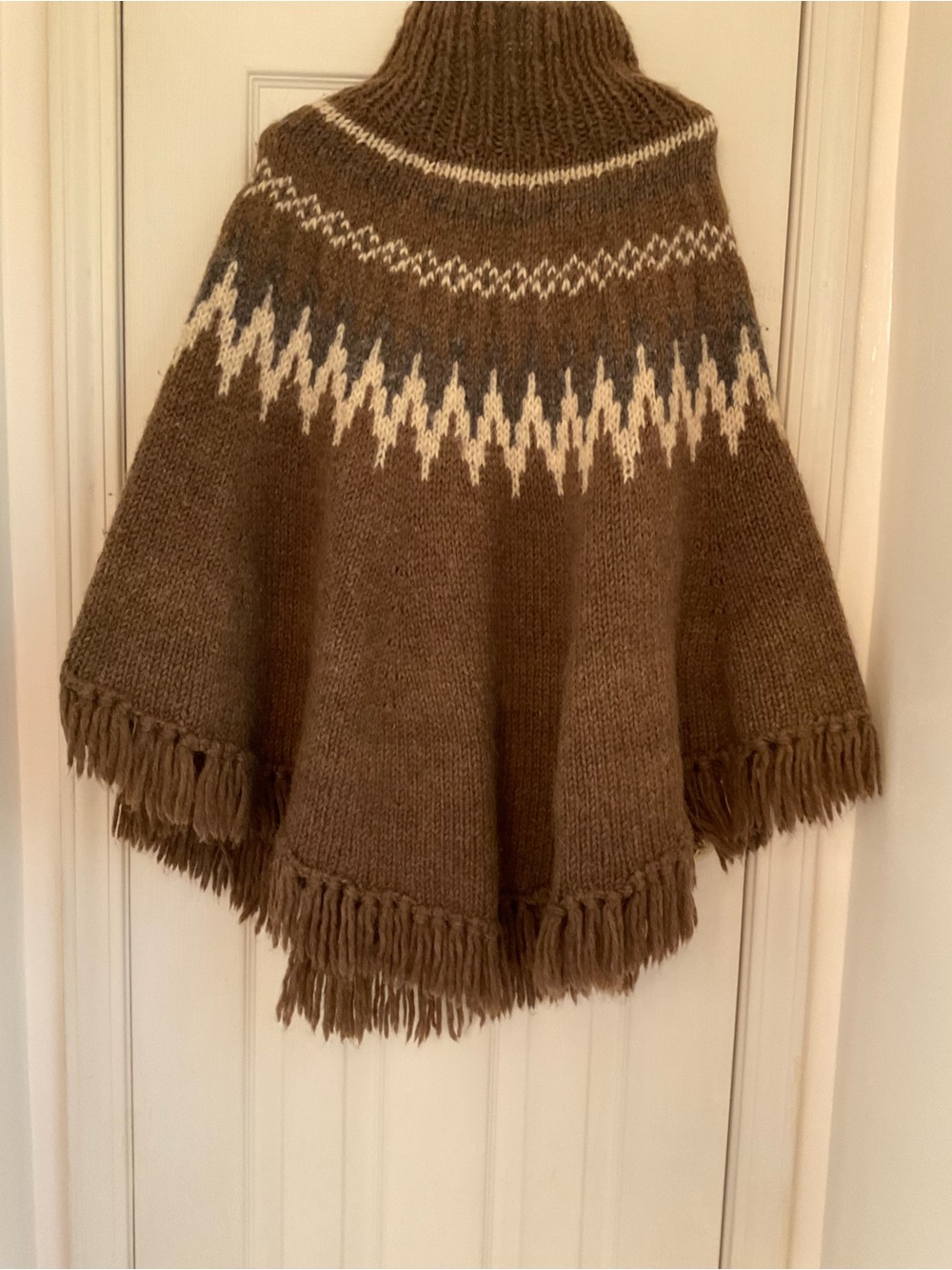 Fringe Hem Brown Knit Poncho wFair Isle Yoke alpaca wool one size 27” chest